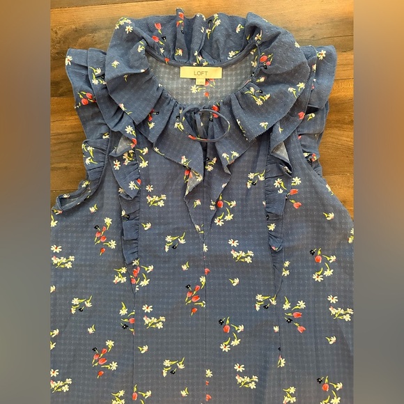 LOFT Smocked Ruffle Neck Sleeveless Floral Blouse – Size Small – Blue Fall Top - Picture 4 of 9